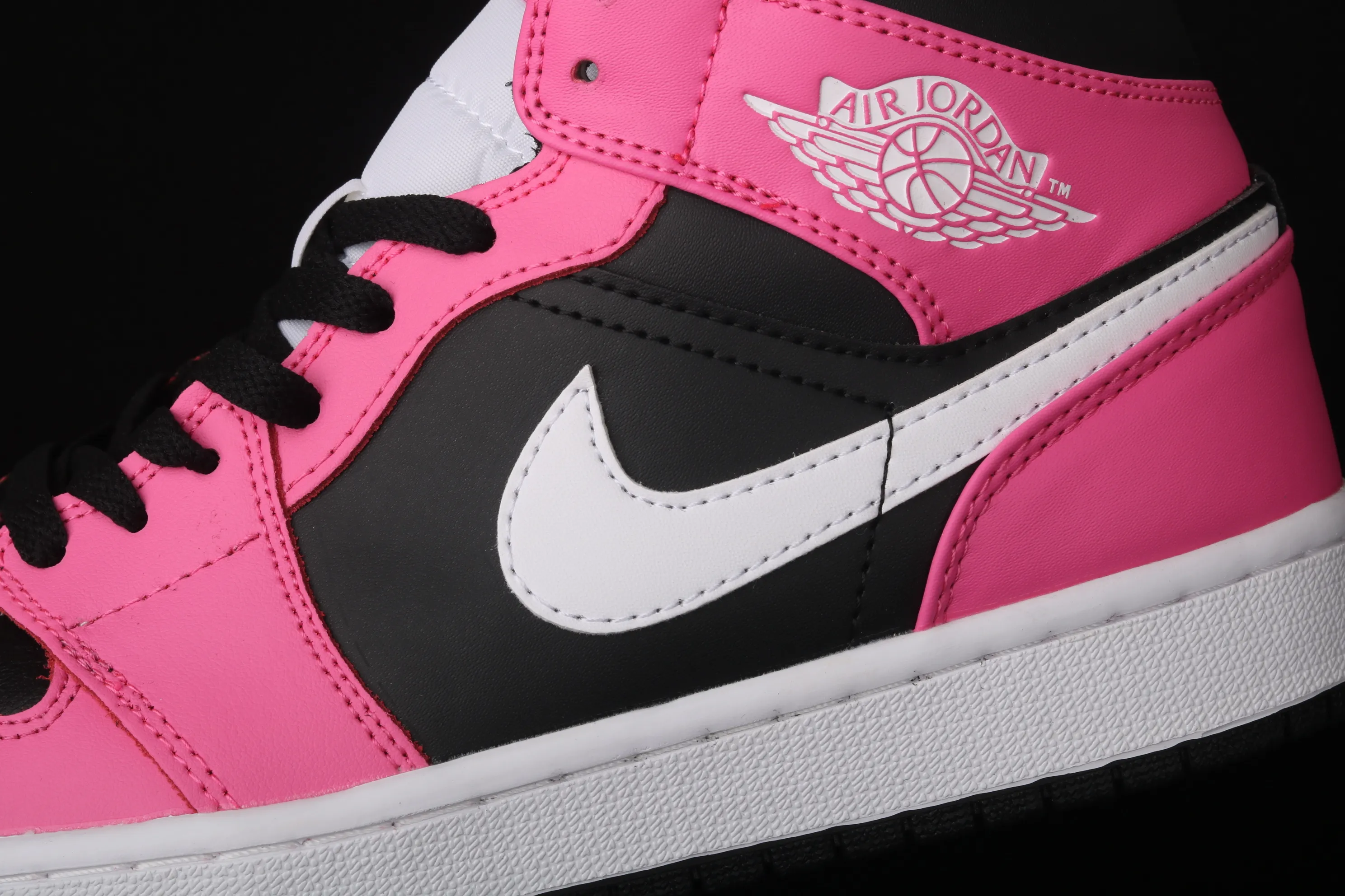 All categories Air Jordan Jordan series basketball shoes Air Jordan 1 Mid Air Jordan Mid AJ1 Joe 1 Pink Popsicle Zhongbang series basketball shoes 555112-002